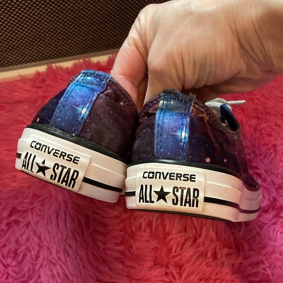 Converse All Star women’s Cosmic Galaxy print low top sneakers size 6 - Picture 9 of 12